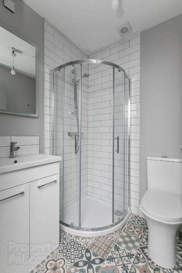 Central Belfast Modern Apartment Great Location Free Parking Esterno foto