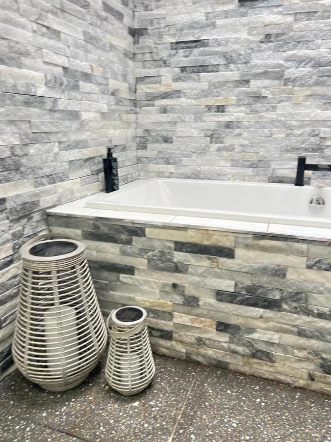 Central Belfast Modern Apartment Great Location Free Parking Esterno foto